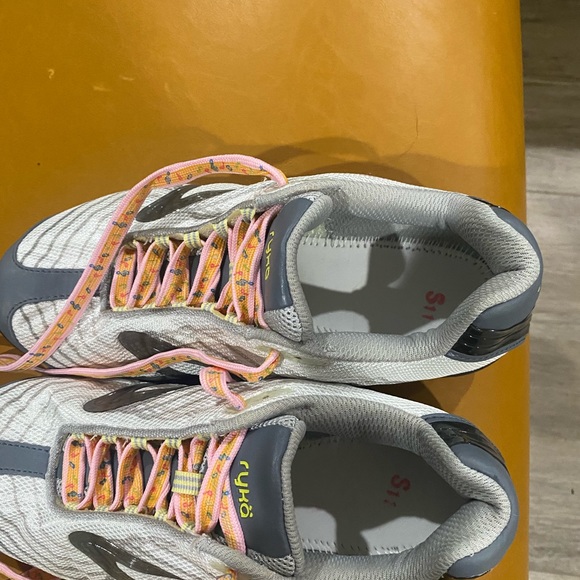 Ryka Zumba shoes size 8.5 in good condition - Picture 6 of 6